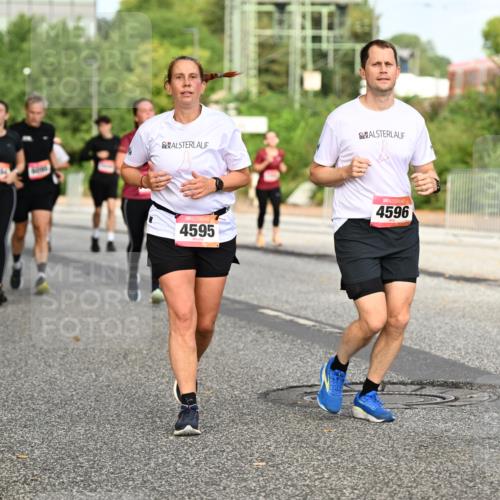 06.09.2026 - CURREX Alsterlauf Dr. Thomas Lammeyer http://msf.ph/oto/10141149 06.09.2026 10:09:42 Laufen 4595, 4596 meine-sportfotos.de