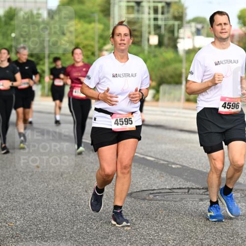 06.09.2026 - CURREX Alsterlauf Dr. Thomas Lammeyer http://msf.ph/oto/10141153 06.09.2026 10:09:42 Laufen 4595, 4596 meine-sportfotos.de