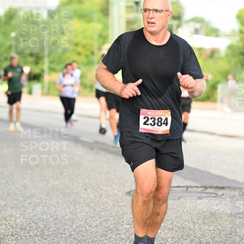 06.09.2026 - CURREX Alsterlauf Dr. Thomas Lammeyer http://msf.ph/oto/10141216 06.09.2026 10:09:51 Laufen 2384 meine-sportfotos.de