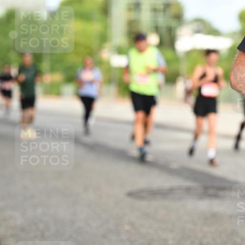 06.09.2026 - CURREX Alsterlauf Dr. Thomas Lammeyer http://msf.ph/oto/10141228 06.09.2026 10:09:53 Laufen  meine-sportfotos.de