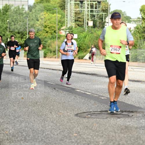 06.09.2026 - CURREX Alsterlauf Dr. Thomas Lammeyer http://msf.ph/oto/10141240 06.09.2026 10:09:54 Laufen 3510, 3121, 2967, 4184, 3643 meine-sportfotos.de