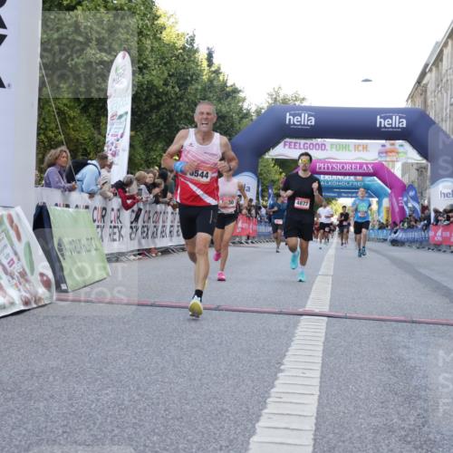 06.09.2026 - CURREX Alsterlauf Yannick Fuchs http://msf.ph/oto/10141282 06.09.2026 09:46:38 Ziel 2556, 2563, 2683, 2752, 4663, 4877, 5430, 5544, 6109 meine-sportfotos.de