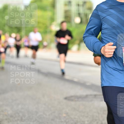 06.09.2026 - CURREX Alsterlauf Dr. Thomas Lammeyer http://msf.ph/oto/10141291 06.09.2026 10:09:59 Laufen 3510 meine-sportfotos.de