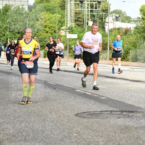 06.09.2026 - CURREX Alsterlauf Dr. Thomas Lammeyer http://msf.ph/oto/10141324 06.09.2026 10:10:03 Laufen 5715, 439, 468, 3864, 5506, 3513, 3993, 2800, 362 meine-sportfotos.de