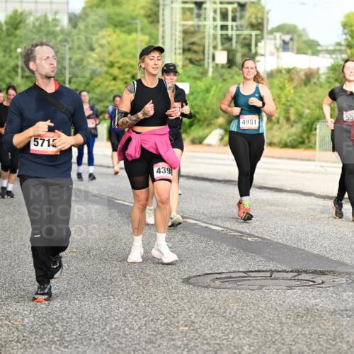 06.09.2026 - CURREX Alsterlauf Dr. Thomas Lammeyer http://msf.ph/oto/10141370 06.09.2026 10:10:08 Laufen 5715, 439, 4981, 5506, 39 meine-sportfotos.de