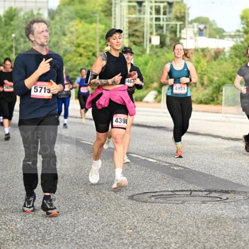 06.09.2026 - CURREX Alsterlauf Dr. Thomas Lammeyer http://msf.ph/oto/10141372 06.09.2026 10:10:08 Laufen 5713, 8467, 4398, 4981, 5506 meine-sportfotos.de