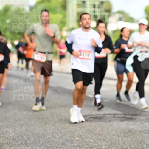 06.09.2026 - CURREX Alsterlauf Dr. Thomas Lammeyer http://msf.ph/oto/10141437 06.09.2026 10:10:16 Laufen 3310, 26 meine-sportfotos.de