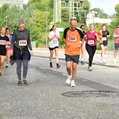 06.09.2026 - CURREX Alsterlauf Dr. Thomas Lammeyer http://msf.ph/oto/10141484 06.09.2026 10:10:22 Laufen 5616, 5255, 4488, 3302, 4452, 5395, 2794 meine-sportfotos.de