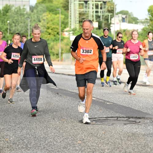 06.09.2026 - CURREX Alsterlauf Dr. Thomas Lammeyer http://msf.ph/oto/10141491 06.09.2026 10:10:23 Laufen 6158, 3302, 828, 3829, 547, 5363, 5255, 4452, 4488, 279 meine-sportfotos.de