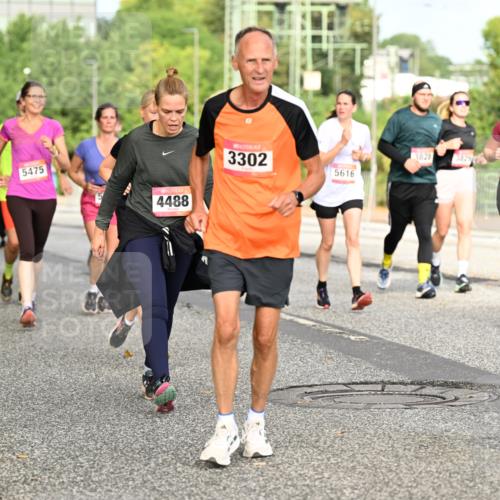 06.09.2026 - CURREX Alsterlauf Dr. Thomas Lammeyer http://msf.ph/oto/10141502 06.09.2026 10:10:24 Laufen 6158, 5475, 4488, 3302, 3828, 3828, 5616, 4452 meine-sportfotos.de