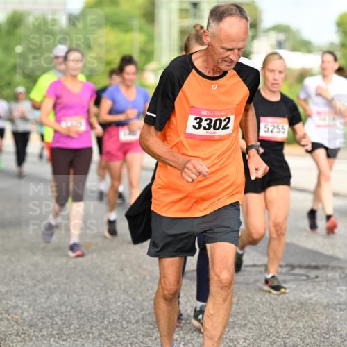 06.09.2026 - CURREX Alsterlauf Dr. Thomas Lammeyer http://msf.ph/oto/10141515 06.09.2026 10:10:25 Laufen 3302, 5255 meine-sportfotos.de