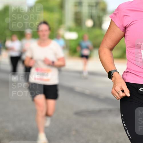 06.09.2026 - CURREX Alsterlauf Dr. Thomas Lammeyer http://msf.ph/oto/10141552 06.09.2026 10:10:30 Laufen 6158 meine-sportfotos.de