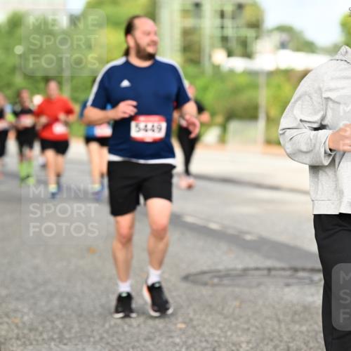 06.09.2026 - CURREX Alsterlauf Dr. Thomas Lammeyer http://msf.ph/oto/10141604 06.09.2026 10:10:36 Laufen 4354 meine-sportfotos.de