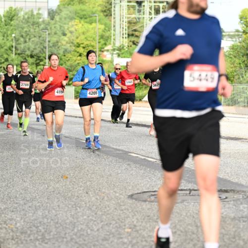 06.09.2026 - CURREX Alsterlauf Dr. Thomas Lammeyer http://msf.ph/oto/10141610 06.09.2026 10:10:37 Laufen 3134, 2789, 302, 5965, 3614, 26, 3627, 419, 4205, 5449 meine-sportfotos.de