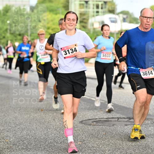 06.09.2026 - CURREX Alsterlauf Dr. Thomas Lammeyer http://msf.ph/oto/10141687 06.09.2026 10:10:45 Laufen 3134, 5533, 3614, 452 meine-sportfotos.de