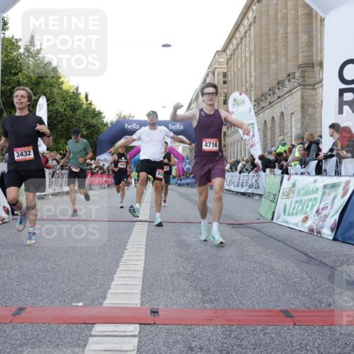 06.09.2026 - CURREX Alsterlauf Yannick Fuchs http://msf.ph/oto/10141701 06.09.2026 09:46:46 Ziel 2556, 3432, 3617, 4716, 4877, 4890, 5430, 5544, 8092, 8249 meine-sportfotos.de