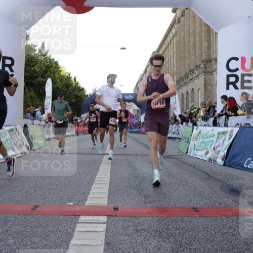 06.09.2026 - CURREX Alsterlauf Yannick Fuchs http://msf.ph/oto/10141735 06.09.2026 09:46:46 Ziel 2556, 3432, 3617, 4716, 4877, 4890, 5430, 5544, 8092, 8249 meine-sportfotos.de