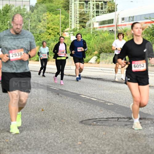 06.09.2026 - CURREX Alsterlauf Dr. Thomas Lammeyer http://msf.ph/oto/10141754 06.09.2026 10:10:52 Laufen 618, 2938, 563, 530, 5439, 6052 meine-sportfotos.de