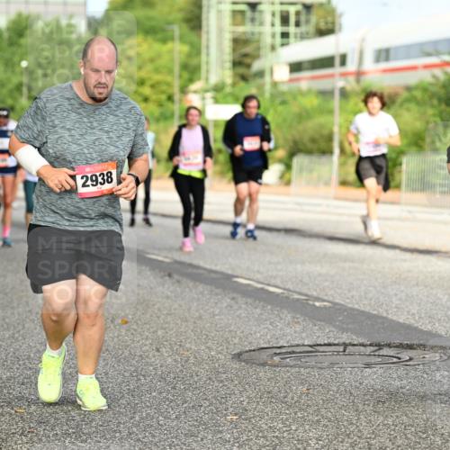 06.09.2026 - CURREX Alsterlauf Dr. Thomas Lammeyer http://msf.ph/oto/10141756 06.09.2026 10:10:52 Laufen 2938, 6052 meine-sportfotos.de