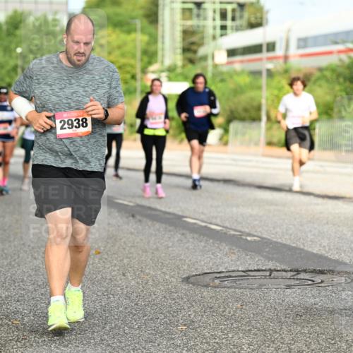 06.09.2026 - CURREX Alsterlauf Dr. Thomas Lammeyer http://msf.ph/oto/10141758 06.09.2026 10:10:52 Laufen 2938, 6052 meine-sportfotos.de