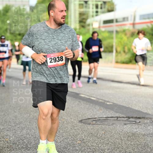 06.09.2026 - CURREX Alsterlauf Dr. Thomas Lammeyer http://msf.ph/oto/10141764 06.09.2026 10:10:53 Laufen 2938 meine-sportfotos.de