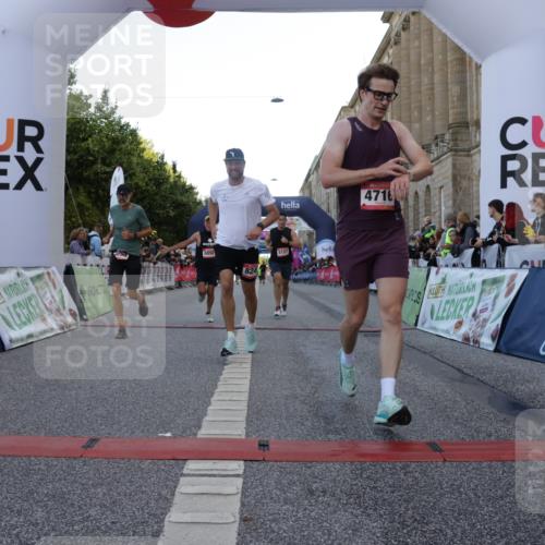 06.09.2026 - CURREX Alsterlauf Yannick Fuchs http://msf.ph/oto/10141767 06.09.2026 09:46:47 Ziel 2556, 3432, 3617, 4716, 4877, 4890, 5430, 8092, 8249 meine-sportfotos.de