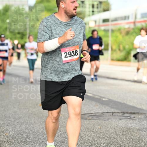 06.09.2026 - CURREX Alsterlauf Dr. Thomas Lammeyer http://msf.ph/oto/10141769 06.09.2026 10:10:53 Laufen 2938 meine-sportfotos.de