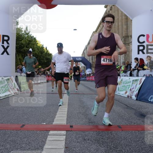 06.09.2026 - CURREX Alsterlauf Yannick Fuchs http://msf.ph/oto/10141775 06.09.2026 09:46:47 Ziel 2556, 3432, 3617, 4716, 4877, 4890, 5430, 8092, 8249 meine-sportfotos.de