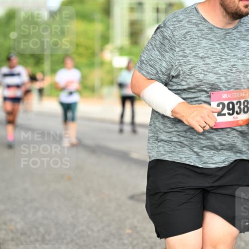 06.09.2026 - CURREX Alsterlauf Dr. Thomas Lammeyer http://msf.ph/oto/10141779 06.09.2026 10:10:54 Laufen 2938 meine-sportfotos.de
