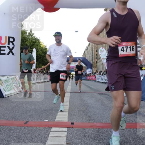 06.09.2026 - CURREX Alsterlauf Yannick Fuchs http://msf.ph/oto/10141788 06.09.2026 09:46:47 Ziel 2556, 3432, 3617, 4716, 4877, 4890, 5430, 8092, 8249 meine-sportfotos.de