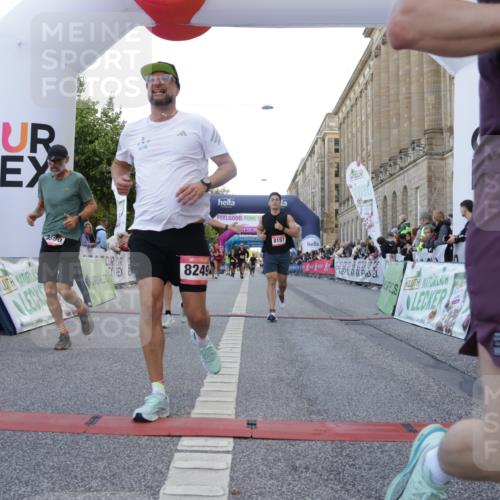 06.09.2026 - CURREX Alsterlauf Yannick Fuchs http://msf.ph/oto/10141804 06.09.2026 09:46:47 Ziel 2556, 3432, 3617, 4716, 4877, 4890, 5430, 8092, 8249 meine-sportfotos.de