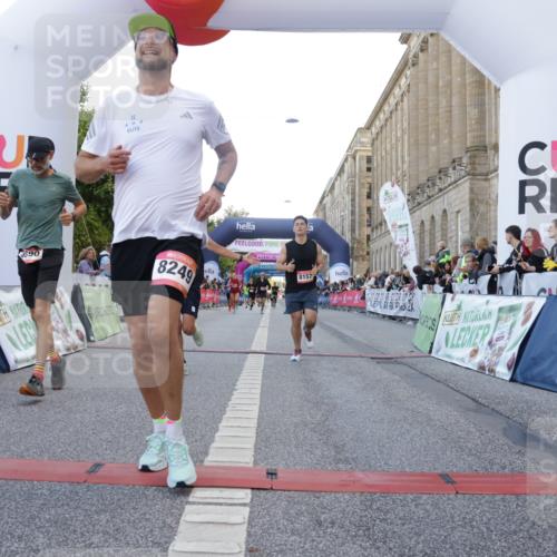 06.09.2026 - CURREX Alsterlauf Yannick Fuchs http://msf.ph/oto/10141818 06.09.2026 09:46:48 Ziel 2556, 3432, 3617, 4716, 4890, 6162, 6255, 8092, 8249 meine-sportfotos.de