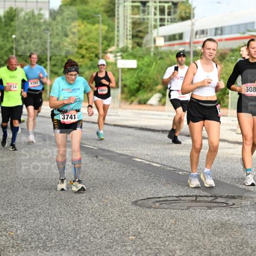 06.09.2026 - CURREX Alsterlauf Dr. Thomas Lammeyer http://msf.ph/oto/10141894 06.09.2026 10:11:06 Laufen 4392, 234, 5457, 2860, 3741, 5081 meine-sportfotos.de