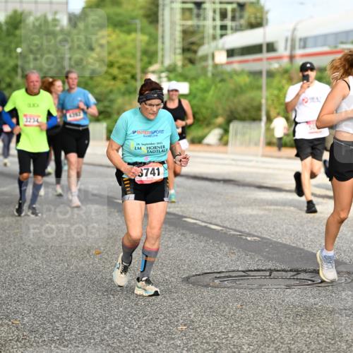 06.09.2026 - CURREX Alsterlauf Dr. Thomas Lammeyer http://msf.ph/oto/10141905 06.09.2026 10:11:07 Laufen 3234, 5457, 4362, 24, 2023, 5081, 3741 meine-sportfotos.de