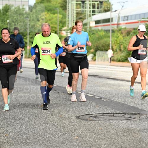 06.09.2026 - CURREX Alsterlauf Dr. Thomas Lammeyer http://msf.ph/oto/10141928 06.09.2026 10:11:10 Laufen 545, 3234, 6347, 4392, 2860 meine-sportfotos.de