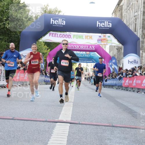 06.09.2026 - CURREX Alsterlauf Yannick Fuchs http://msf.ph/oto/10141932 06.09.2026 09:46:50 Ziel 2556, 3432, 3617, 3678, 4716, 4890, 5198, 6162, 6255, 8092, 8249 meine-sportfotos.de
