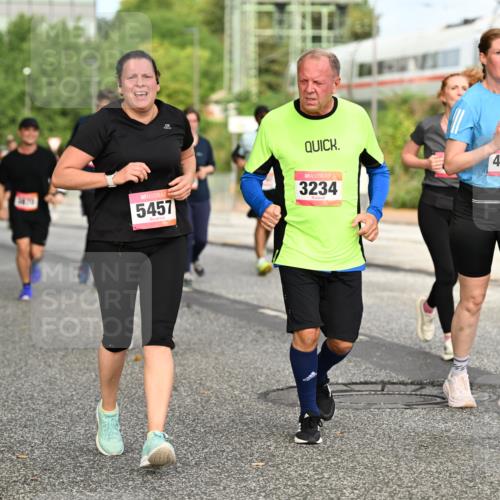 06.09.2026 - CURREX Alsterlauf Dr. Thomas Lammeyer http://msf.ph/oto/10141946 06.09.2026 10:11:11 Laufen 5457, 3234, 4392 meine-sportfotos.de