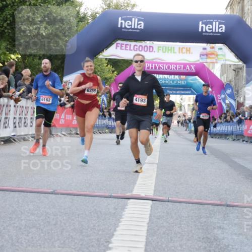 06.09.2026 - CURREX Alsterlauf Yannick Fuchs http://msf.ph/oto/10141948 06.09.2026 09:46:50 Ziel 2556, 3432, 3617, 3678, 4716, 4890, 5198, 6162, 6255, 8092, 8249 meine-sportfotos.de