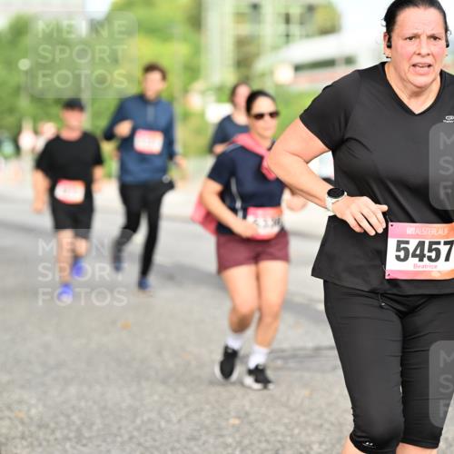 06.09.2026 - CURREX Alsterlauf Dr. Thomas Lammeyer http://msf.ph/oto/10141962 06.09.2026 10:11:13 Laufen 5457, 323 meine-sportfotos.de