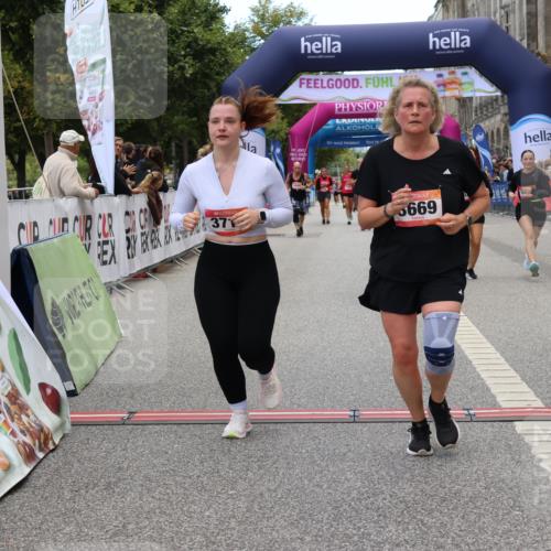 06.09.2026 - CURREX Alsterlauf Strokosch-Dieckow http://msf.ph/oto/10141967 06.09.2026 10:19:24 Ziel 2819, 2837, 3207, 3669, 3713, 4665, 5422, 5426, 5427, 5788, 5795 meine-sportfotos.de