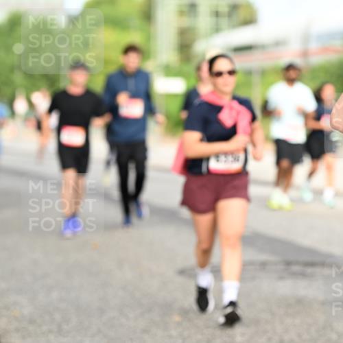 06.09.2026 - CURREX Alsterlauf Dr. Thomas Lammeyer http://msf.ph/oto/10141968 06.09.2026 10:11:13 Laufen  meine-sportfotos.de