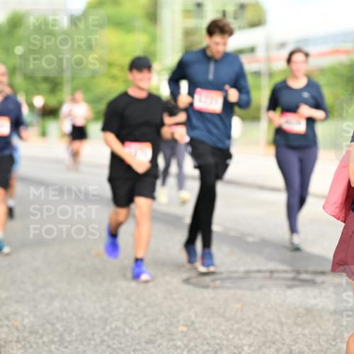 06.09.2026 - CURREX Alsterlauf Dr. Thomas Lammeyer http://msf.ph/oto/10141980 06.09.2026 10:11:15 Laufen 6336 meine-sportfotos.de