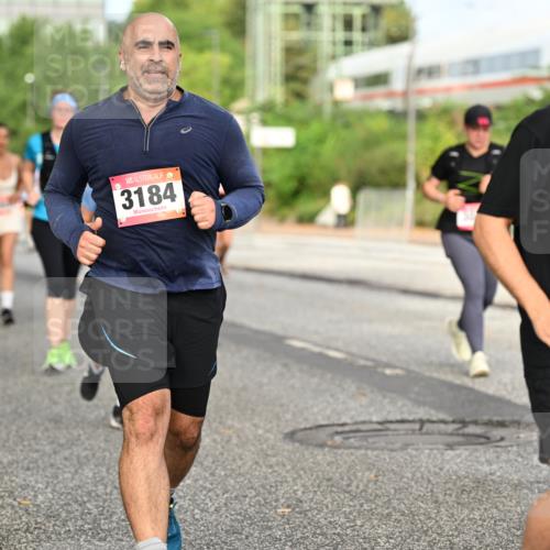 06.09.2026 - CURREX Alsterlauf Dr. Thomas Lammeyer http://msf.ph/oto/10142003 06.09.2026 10:11:17 Laufen 3184, 3870 meine-sportfotos.de