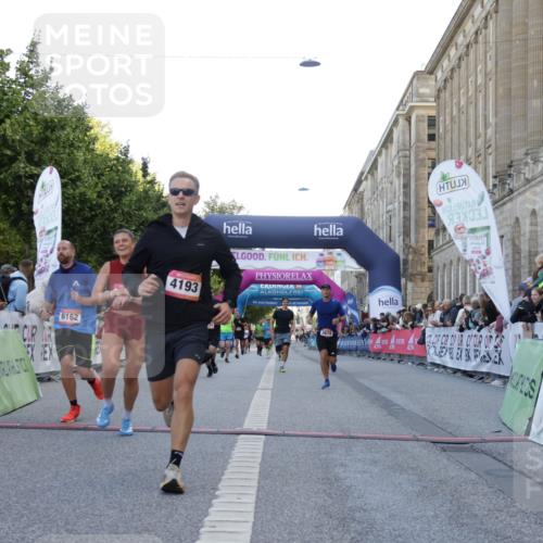 06.09.2026 - CURREX Alsterlauf Yannick Fuchs http://msf.ph/oto/10142034 06.09.2026 09:46:52 Ziel 3432, 3678, 4311, 4716, 4890, 5198, 5731, 6162, 6255, 8092, 8249 meine-sportfotos.de