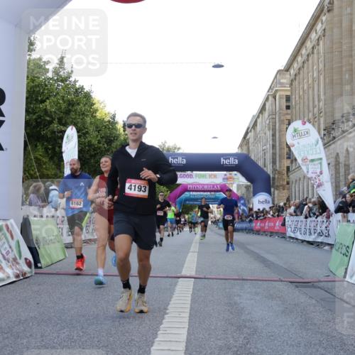 06.09.2026 - CURREX Alsterlauf Yannick Fuchs http://msf.ph/oto/10142058 06.09.2026 09:46:52 Ziel 3432, 3678, 4311, 4716, 4890, 5198, 5731, 6162, 6255, 8092, 8249 meine-sportfotos.de