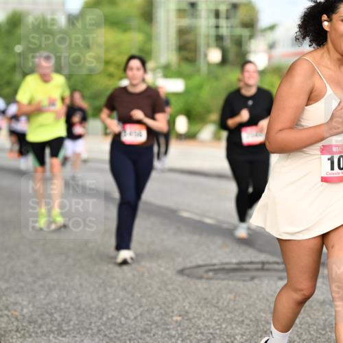 06.09.2026 - CURREX Alsterlauf Dr. Thomas Lammeyer http://msf.ph/oto/10142061 06.09.2026 10:11:23 Laufen 1003 meine-sportfotos.de
