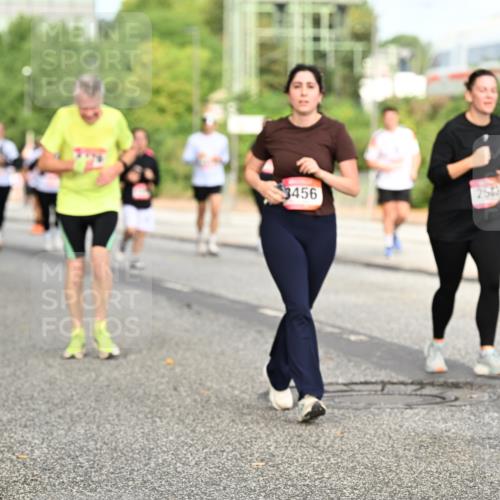 06.09.2026 - CURREX Alsterlauf Dr. Thomas Lammeyer http://msf.ph/oto/10142070 06.09.2026 10:11:24 Laufen 3456, 2543 meine-sportfotos.de