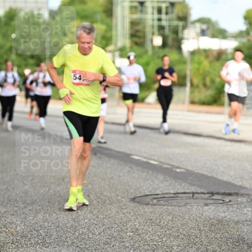 06.09.2026 - CURREX Alsterlauf Dr. Thomas Lammeyer http://msf.ph/oto/10142081 06.09.2026 10:11:25 Laufen 54 meine-sportfotos.de
