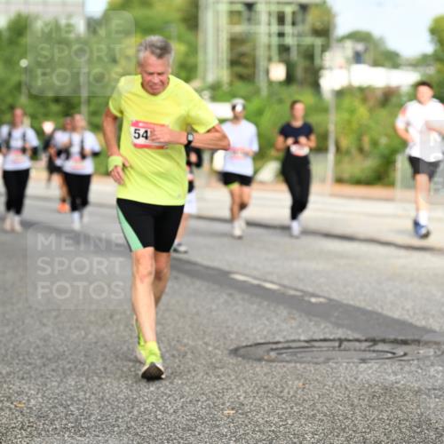 06.09.2026 - CURREX Alsterlauf Dr. Thomas Lammeyer http://msf.ph/oto/10142083 06.09.2026 10:11:26 Laufen 54 meine-sportfotos.de