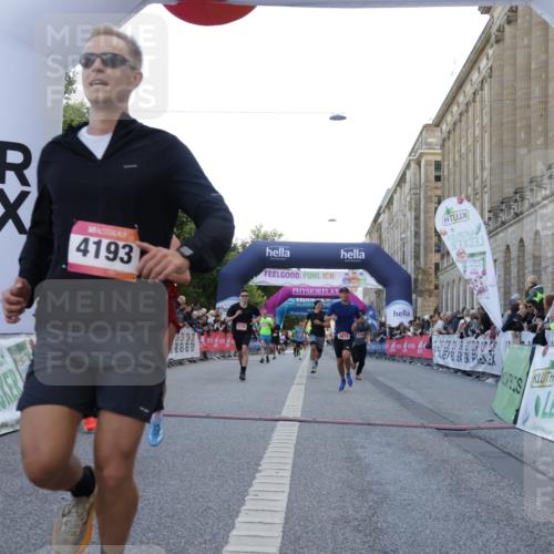 06.09.2026 - CURREX Alsterlauf Yannick Fuchs http://msf.ph/oto/10142117 06.09.2026 09:46:53 Ziel 3432, 3678, 4311, 4716, 4890, 5198, 5731, 6162, 6255, 8092, 8249 meine-sportfotos.de